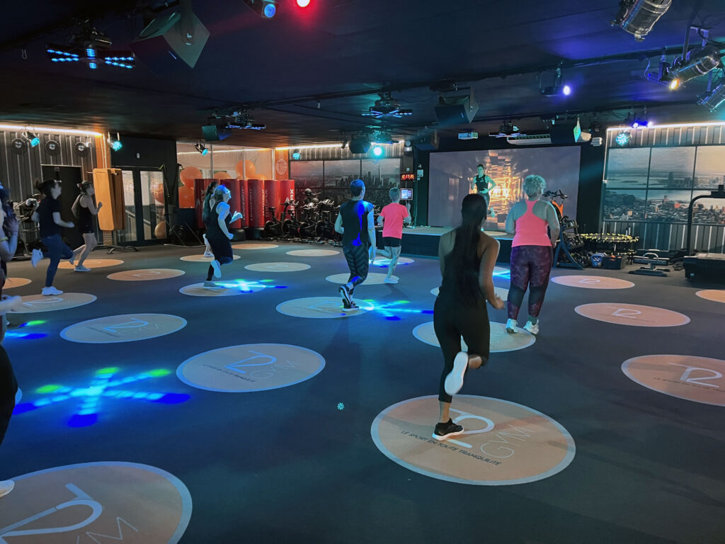 Pratiquantes en cours de cardiodance